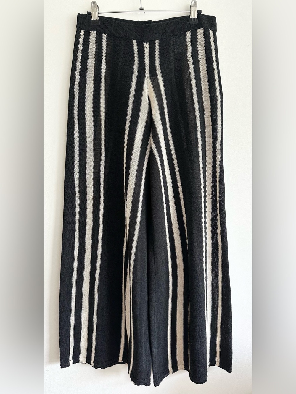 Brand New w Tags! ZARA Black & White Vertical Stripe Knit Pants Size M